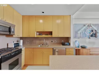 Photo #6: 24649917 Listing 