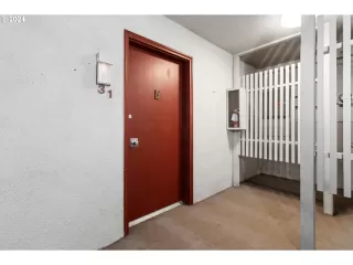 Photo #3: 24650145 Listing