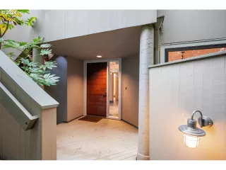 Photo #3: 24651852 Listing