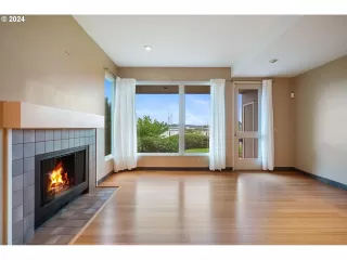 Photo #6: 24651852 Listing