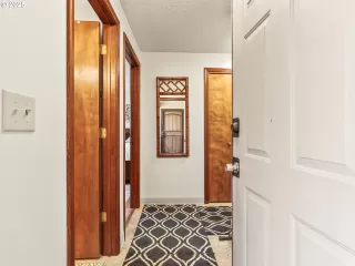 Photo #1: 246523127 Listing