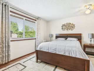 Photo #4: 246523127 Listing