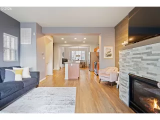 Photo #3: 24652543 Listing 