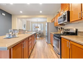 Photo #5: 24652543 Listing 