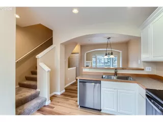 Photo #2: 24652568 Listing