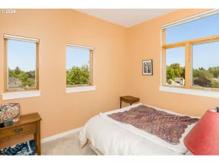 Photo #2: 24652762 Listing