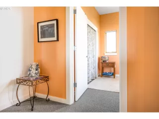 Photo #3: 24652762 Listing