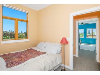 Photo #4: 24652762 Listing