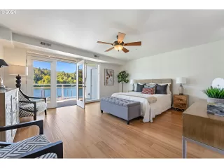 Photo #4: 24653214 Listing