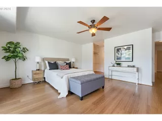 Photo #6: 24653214 Listing