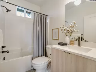 Photo #5: 24653801 Listing 