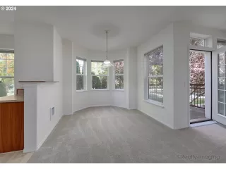 Photo #4: 24654319 Listing