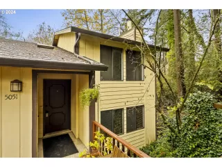 Photo #2: 24654676 Listing