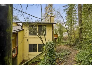 Photo #3: 24654676 Listing
