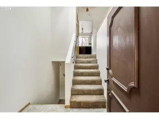 Photo #6: 24654676 Listing
