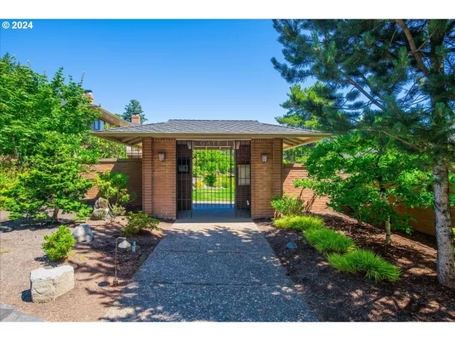 MLS: 24654938 Condo For Sale