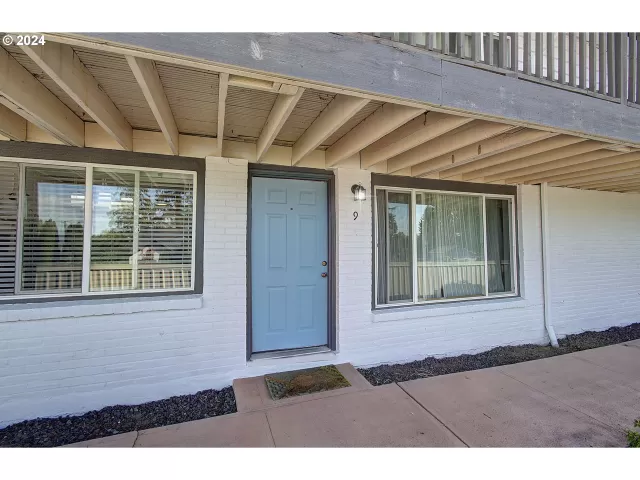 MLS: 24655153 Condo For Sale