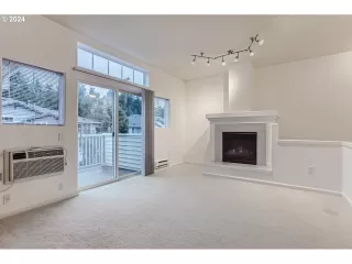 Photo #4: 24655496 Listing