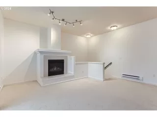 Photo #5: 24655496 Listing