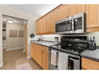 Photo #4: 24655636 Listing 