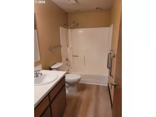 Photo #1: 24655714 Listing