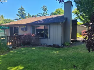 Photo #5: 24655714 Listing