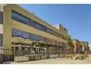 Photo #1: 24656019 Listing