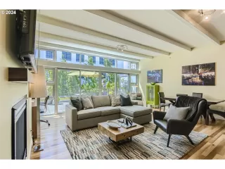 Photo #3: 24656019 Listing