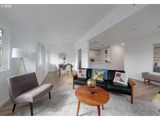 Photo #4: 24656307 Listing