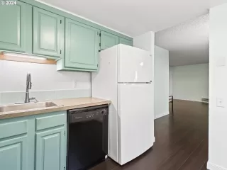 Photo #6: 24656527 Listing 