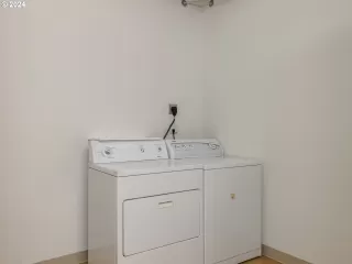 Photo #6: 24656908 Listing 