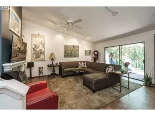 Photo #2: 24656949 Listing 