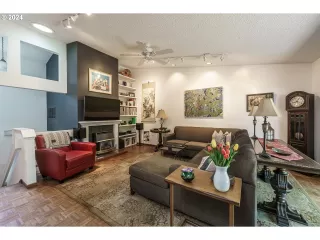 Photo #3: 24656949 Listing 