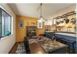 Photo #5: 24656949 Listing 