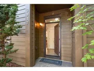 Photo #2: 24656976 Listing