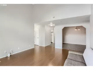 Photo #3: 24657218 Listing 