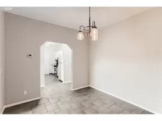 Photo #5: 24657218 Listing 