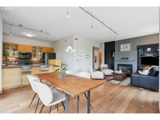 Photo #6: 24657525 Listing 