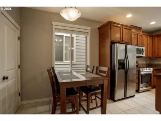 Photo #5: 24658681 Listing