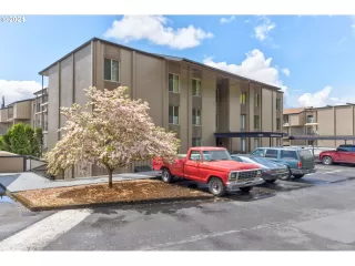 Photo #5: 24659076 Listing 