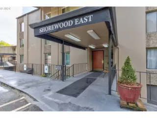 Photo #6: 24659076 Listing 