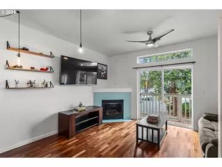 Photo #3: 24659092 Listing