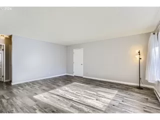 Photo #2: 24659242 Listing