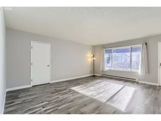 Photo #3: 24659242 Listing