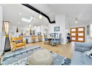 Photo #2: 24659275 Listing