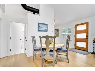 Photo #4: 24659275 Listing