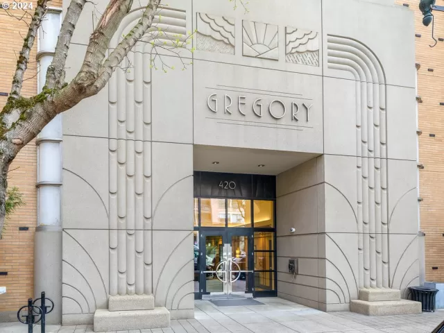 MLS: 24659394 Condo For Sale