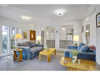 Photo #5: 24659564 Listing