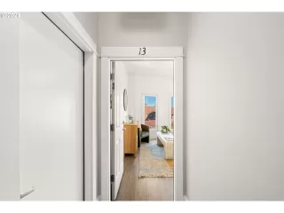 Photo #1: 24660584 Listing 