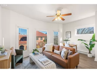 Photo #2: 24660584 Listing 